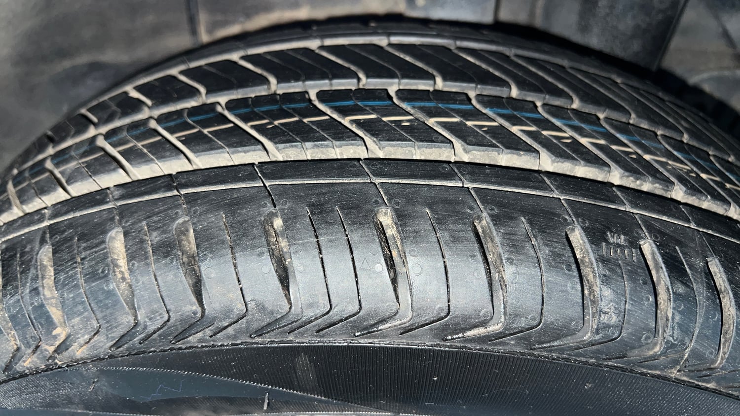 Used 2019 Hyundai Elite i20 Sportz Plus 1.2 CVT Petrol Automatic tyres LEFT REAR TYRE TREAD VIEW