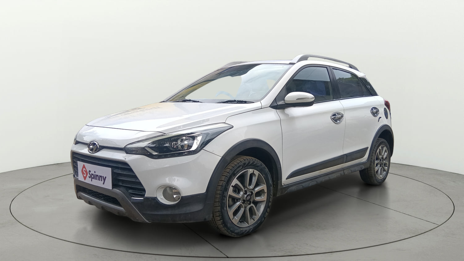 Used 2015 Hyundai i20 Active 1.4 SX Diesel Manual exterior LEFT FRONT CORNER VIEW