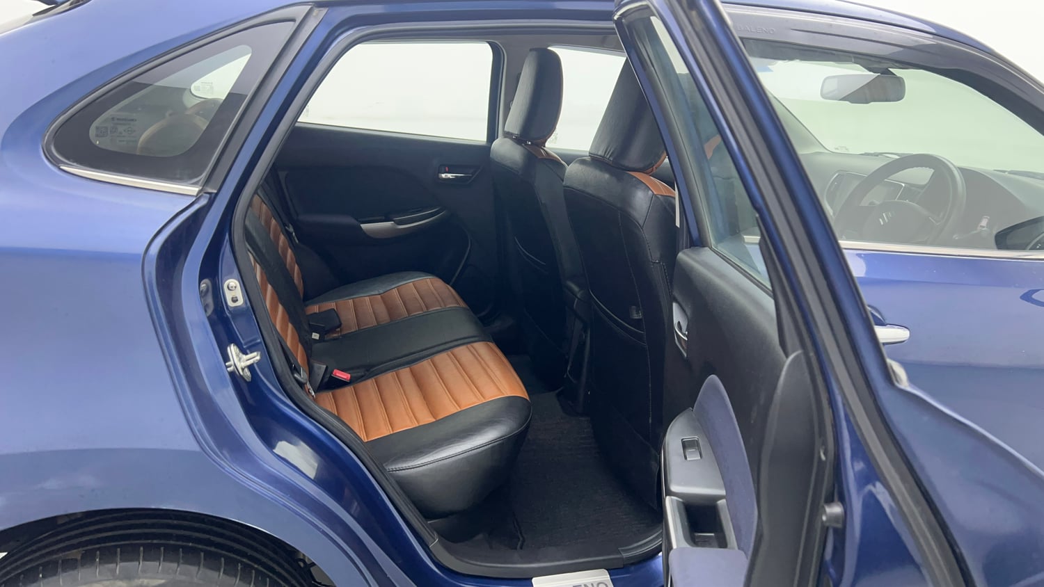 Used 2019 Maruti Suzuki Baleno Zeta Petrol Manual interior RIGHT SIDE REAR DOOR CABIN VIEW
