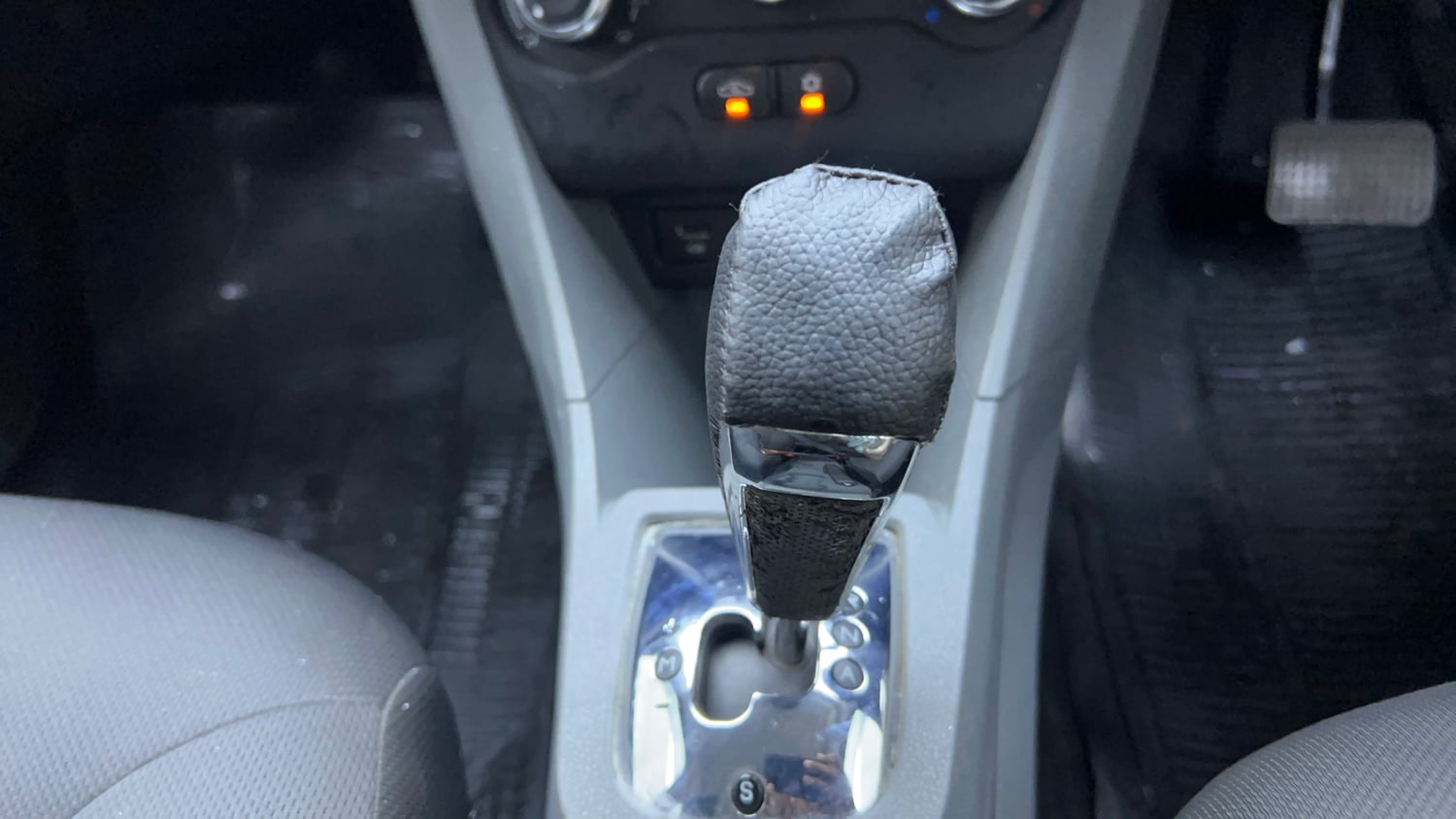 Used 2018 Tata Tigor Revotron XZA Petrol Automatic interior GEAR  KNOB VIEW