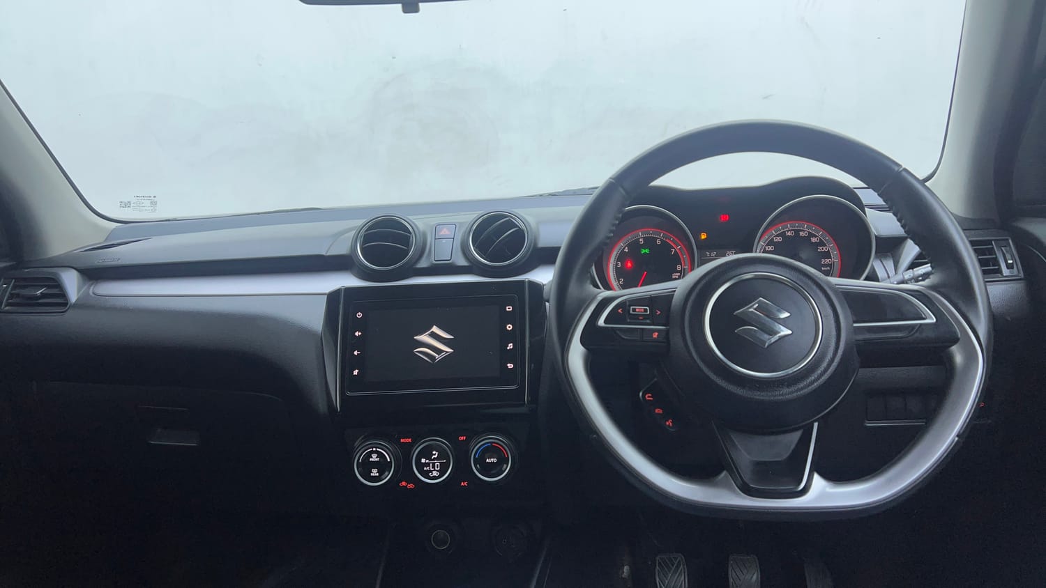 Used 2024 Maruti Suzuki Swift ZXi Petrol Manual interior DASHBOARD VIEW