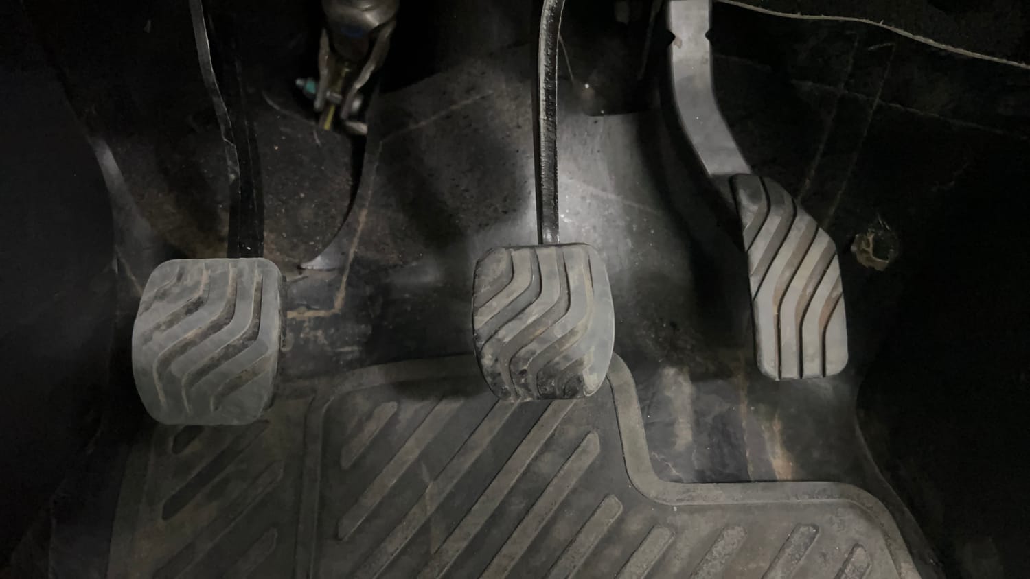 Used 2025 Nissan Magnite Visia B4D 1.0 Petrol MT Petrol Manual interior PEDALS VIEW