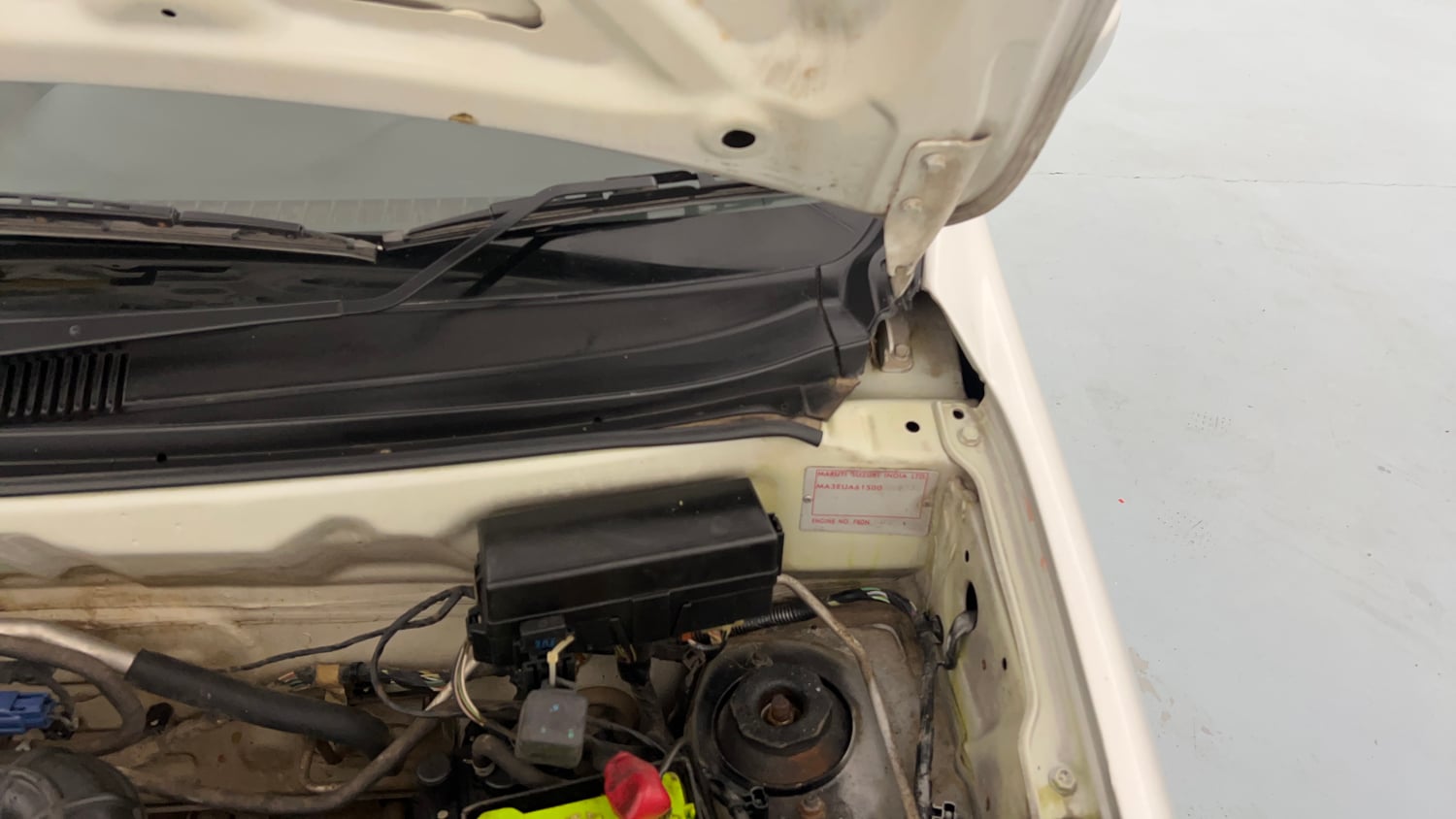 Used 2018 Maruti Suzuki Alto 800 VXi Petrol Manual engine ENGINE LEFT SIDE HINGE & APRON VIEW