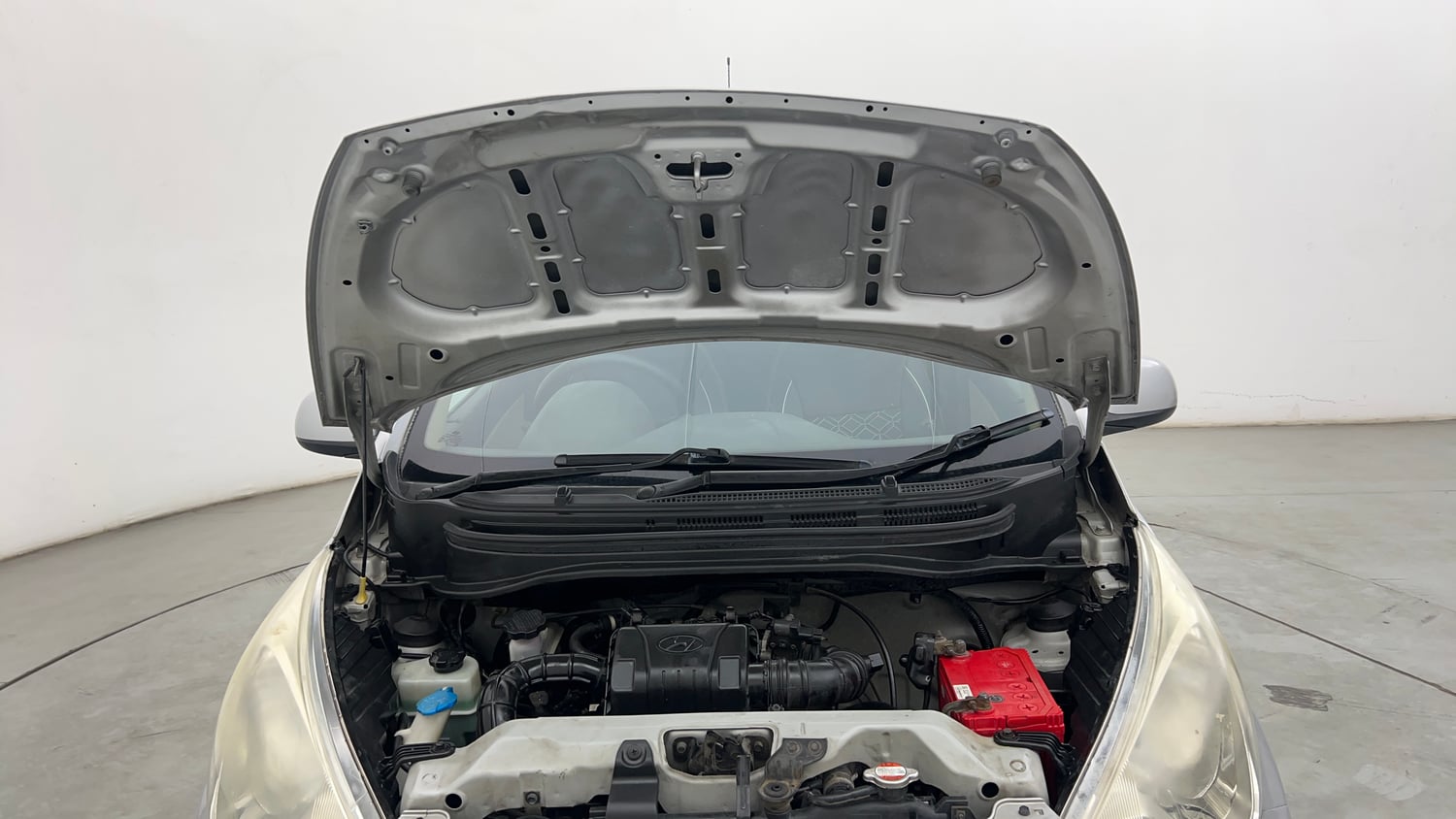 Used 2017 Hyundai Eon Sportz Petrol Manual engine ENGINE & BONNET OPEN FRONT VIEW