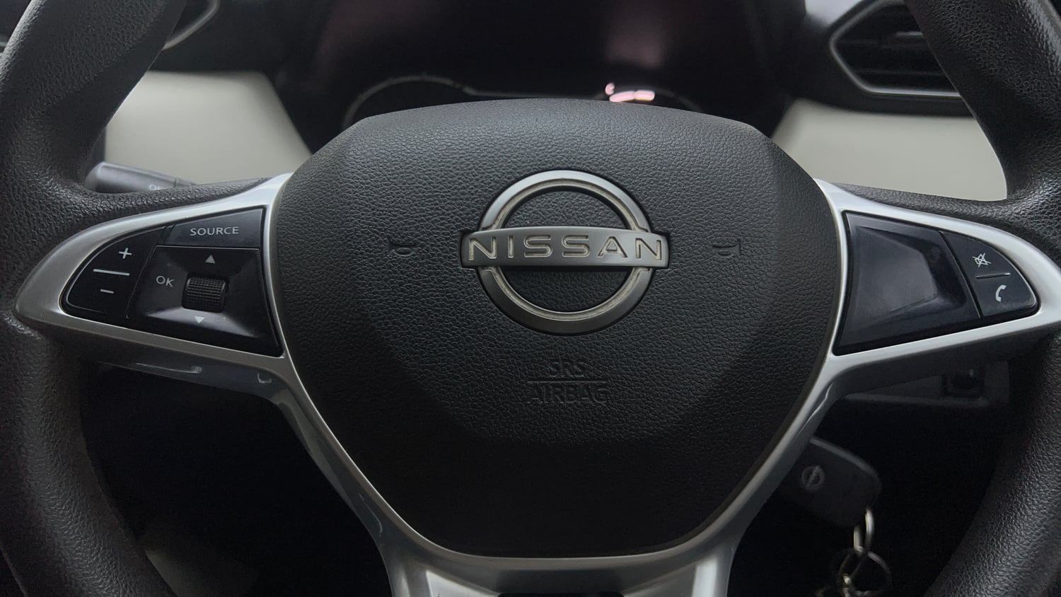 Used 2023 Nissan Magnite XL Petrol Manual top_features Airbags
