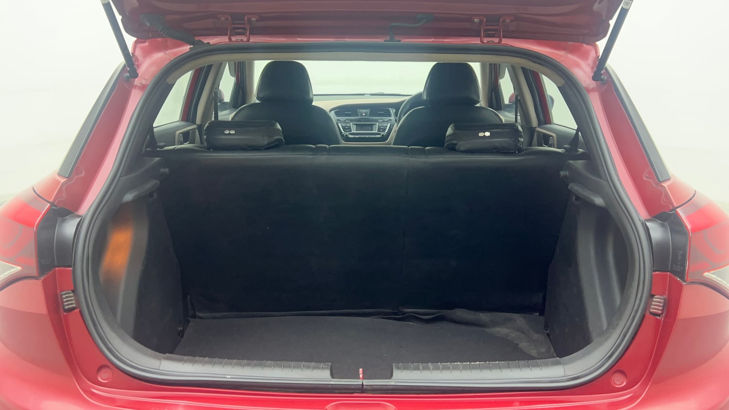 Used 2016 Hyundai Elite i20 Asta 1.2 Petrol Manual interior DICKY INSIDE VIEW