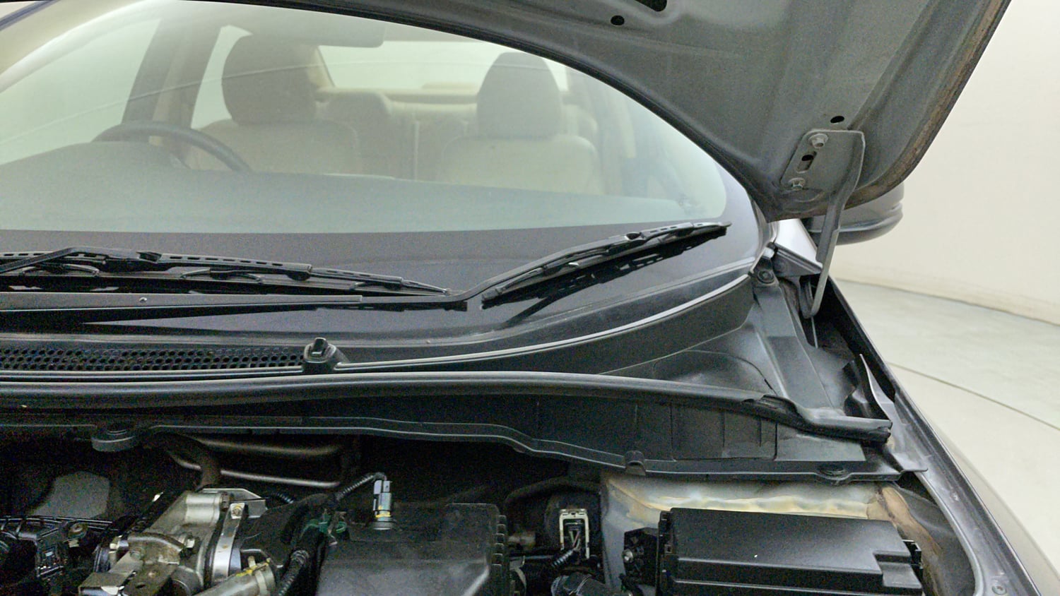 Used 2020 Honda City VX CVT Petrol Petrol Automatic engine ENGINE LEFT SIDE HINGE & APRON VIEW