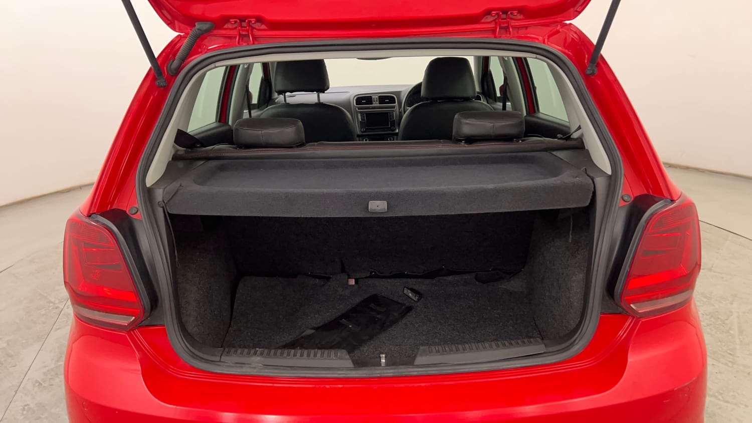 Used 2022 Volkswagen Polo Highline Plus 1.0L TSI Petrol Manual interior DICKY INSIDE VIEW