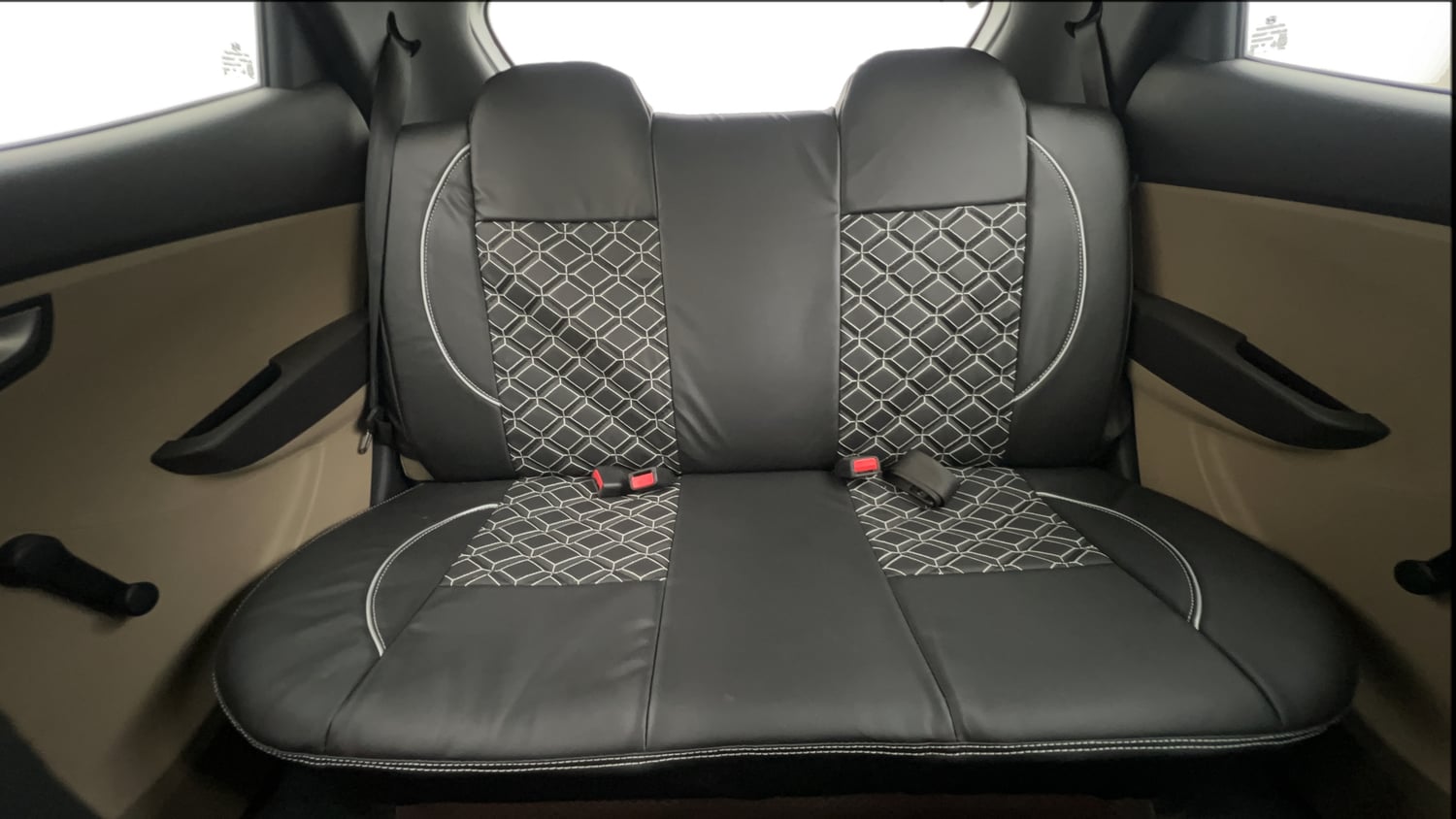 Used 2017 Hyundai Eon Sportz Petrol Manual interior REAR SEAT CONDITION VIEW