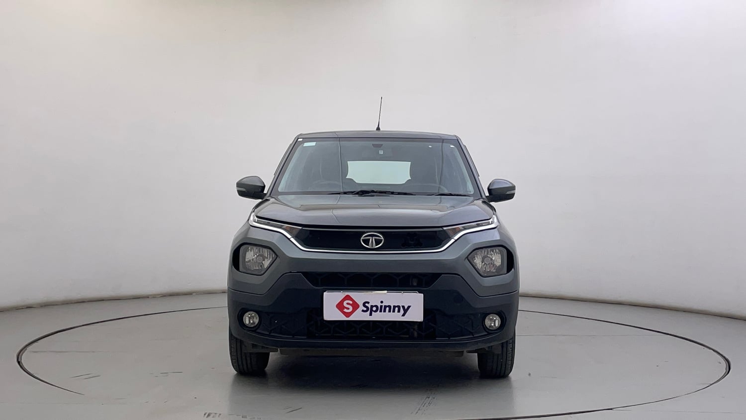 Used 2022 Tata Punch Accomplished MT Petrol + CNG(Outside Fitted) Cng Manual exterior FRONT VIEW