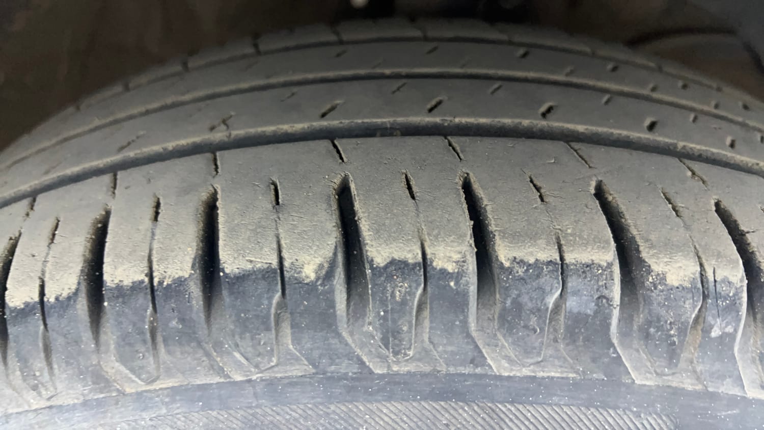 Used 2024 Maruti Suzuki Swift ZXi Petrol Manual tyres RIGHT FRONT TYRE TREAD VIEW