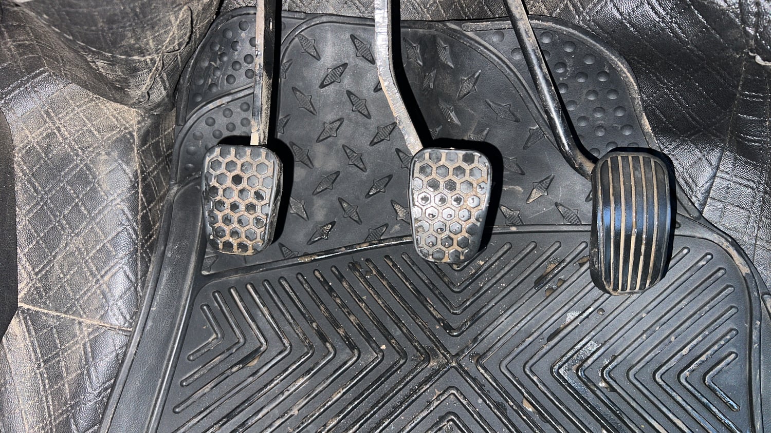 Used 2021 Tata Tiago XT Petrol Manual interior PEDALS VIEW