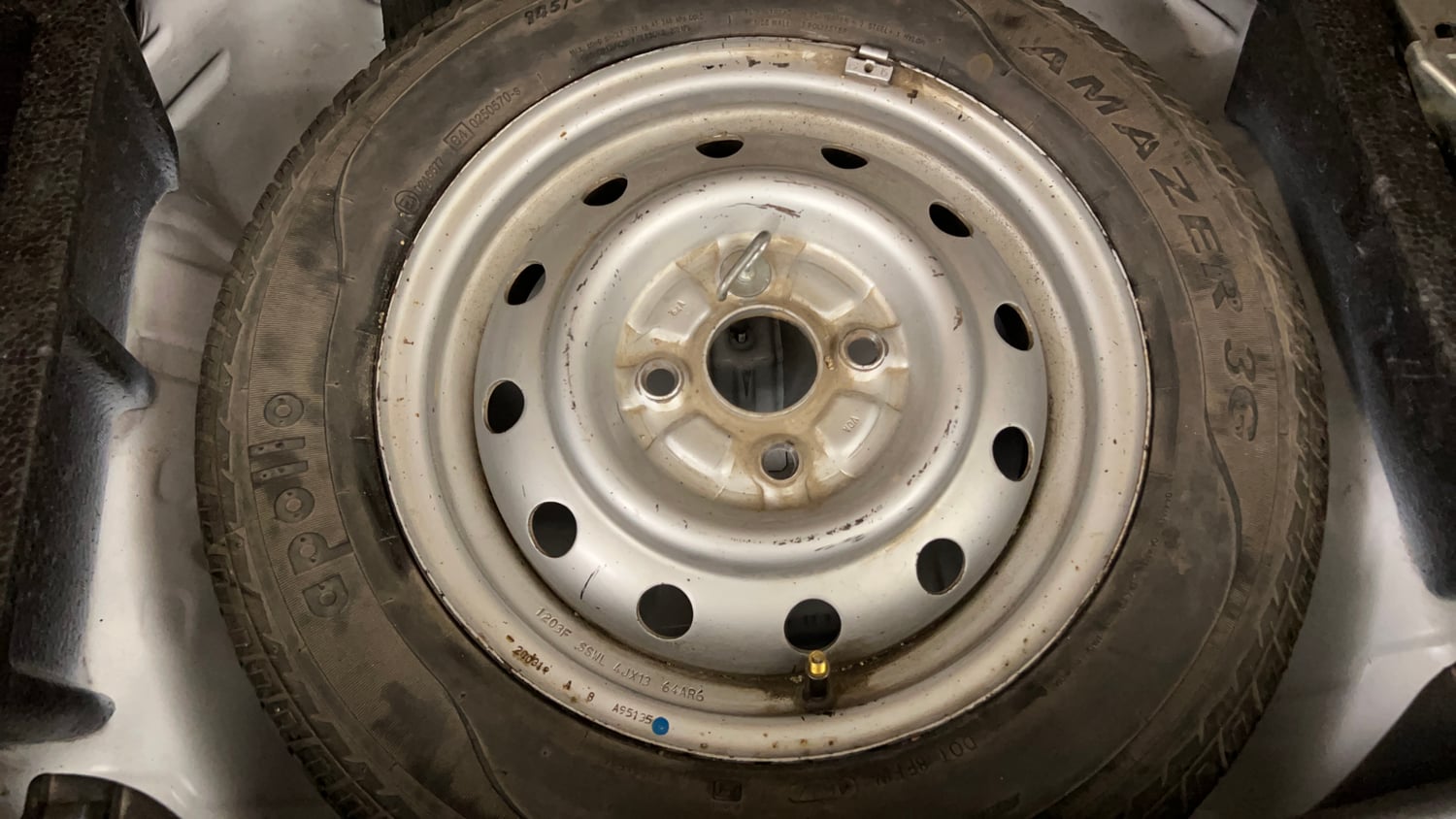 Used 2012 Maruti Suzuki Wagon R LXi Petrol Manual tyres SPARE TYRE VIEW