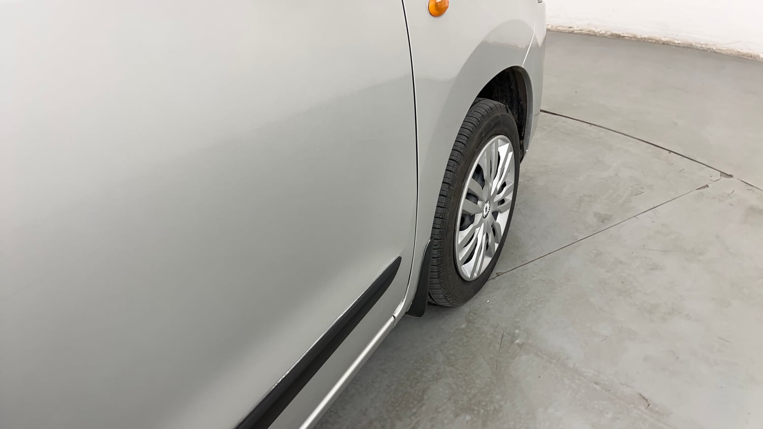 Used 2012 Maruti Suzuki Wagon R 1.0 VXi Petrol Manual dents MINOR SCRATCH