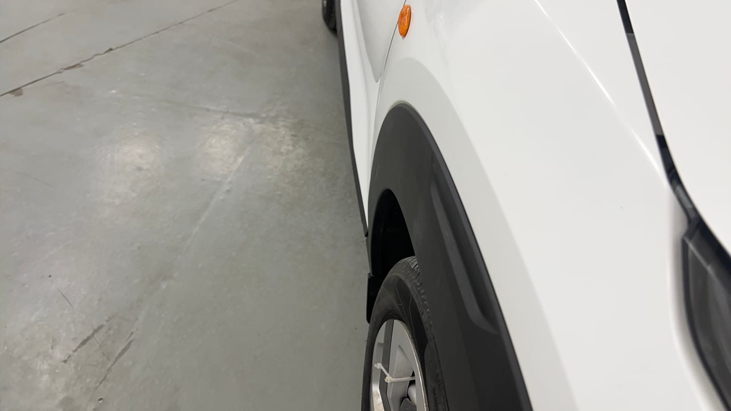 Used 2025 Nissan Magnite Visia B4D 1.0 Petrol MT Petrol Manual dents MINOR SCRATCH