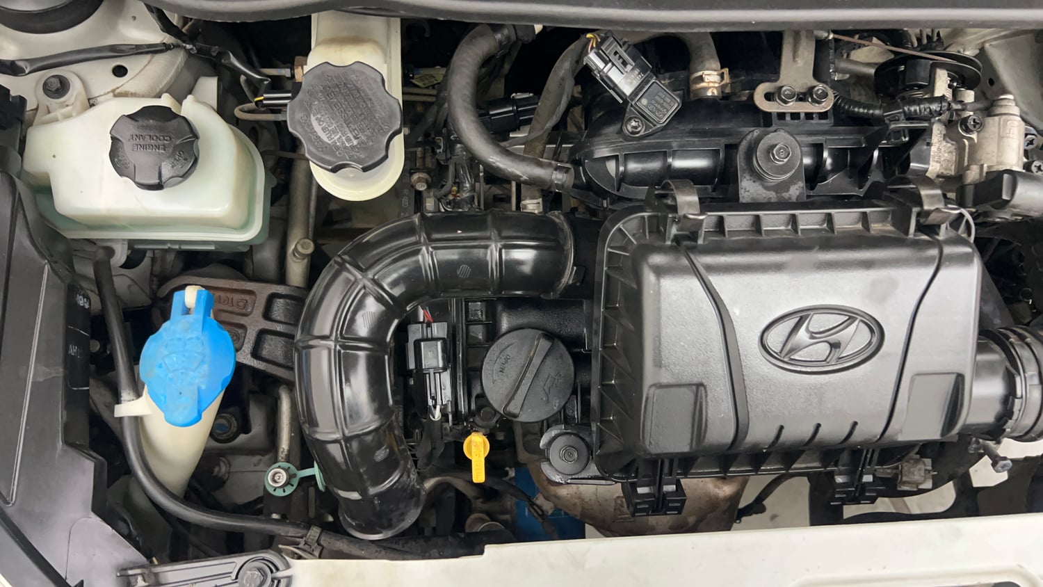 Used 2017 Hyundai Eon Sportz Petrol Manual engine ENGINE RIGHT SIDE VIEW