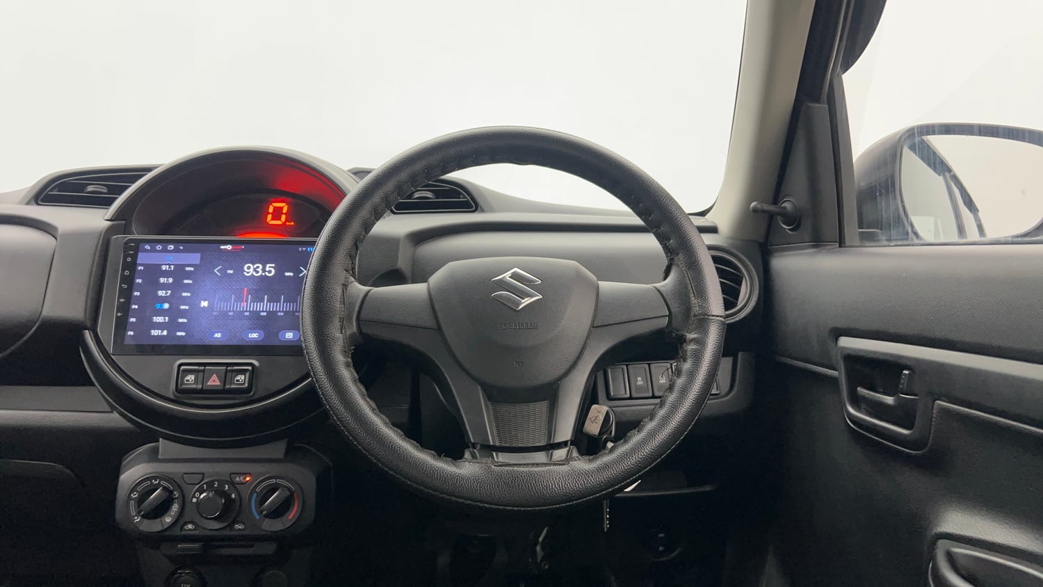 Used 2023 Maruti Suzuki S-Presso VXi (O) AMT Petrol Automatic interior STEERING VIEW
