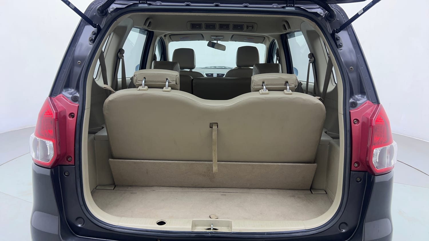 Used 2015 Maruti Suzuki Ertiga ZXi Petrol Manual interior DICKY INSIDE VIEW
