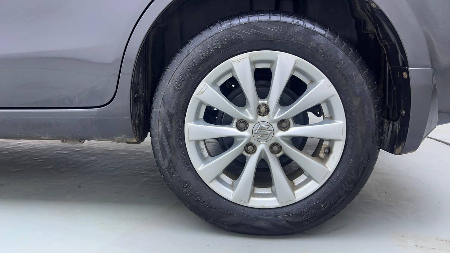 Used 2015 Maruti Suzuki Ertiga ZXi Petrol Manual tyres LEFT REAR TYRE RIM VIEW