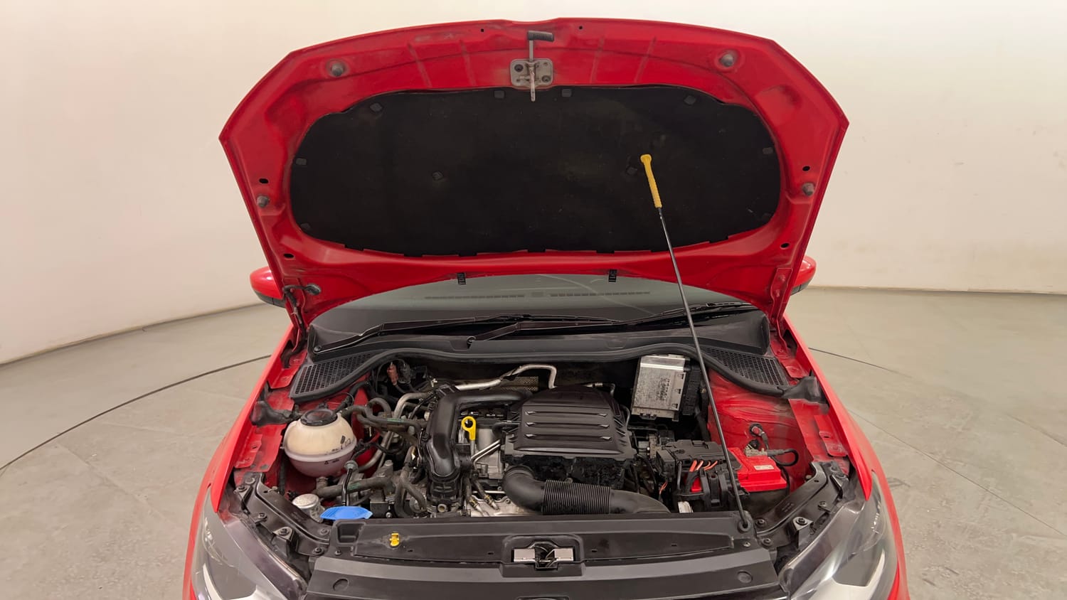 Used 2022 Volkswagen Polo Highline Plus 1.0L TSI Petrol Manual engine ENGINE & BONNET OPEN FRONT VIEW