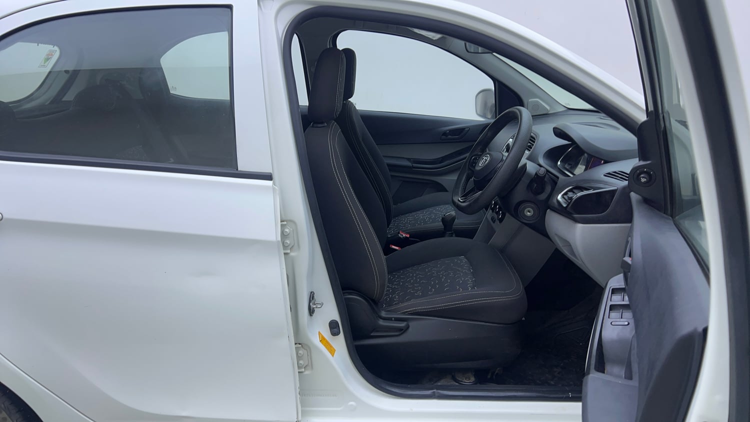 Used 2021 Tata Tiago XT Petrol Manual interior RIGHT SIDE FRONT DOOR CABIN VIEW