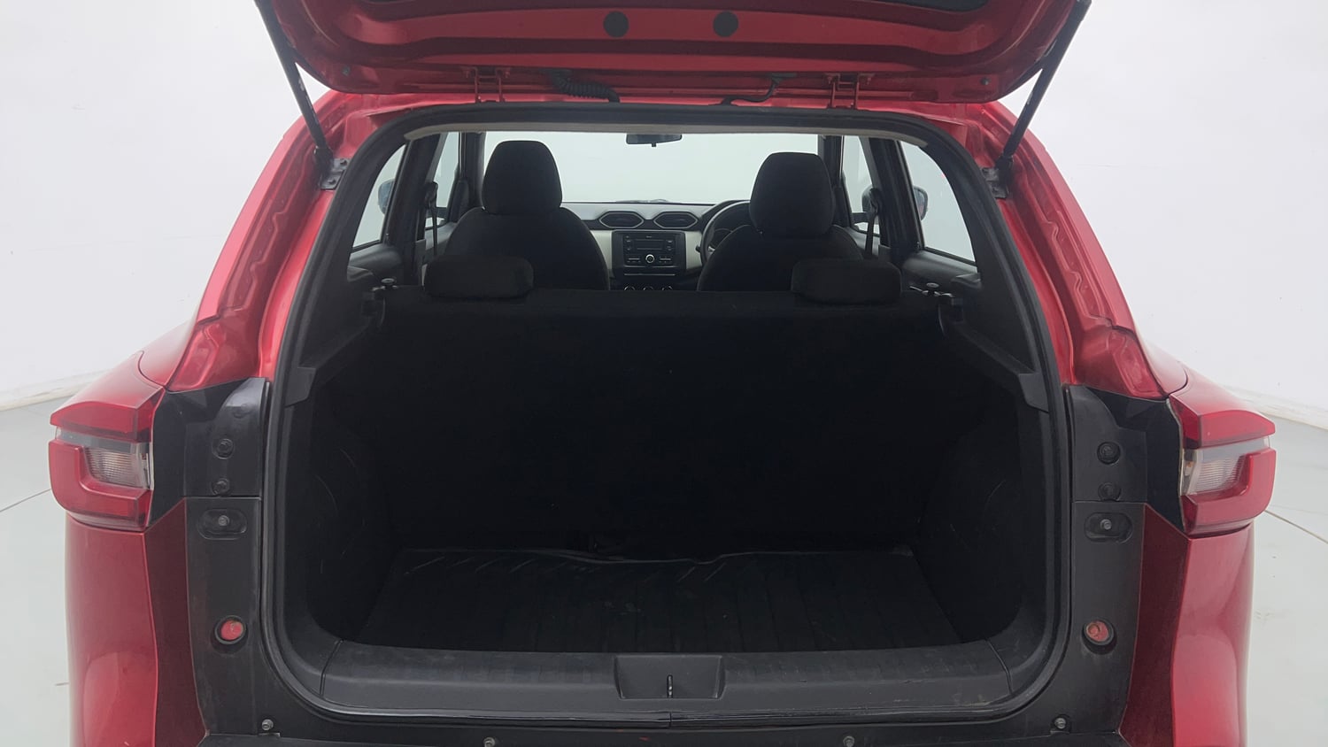 Used 2023 Nissan Magnite XL Petrol Manual interior DICKY INSIDE VIEW