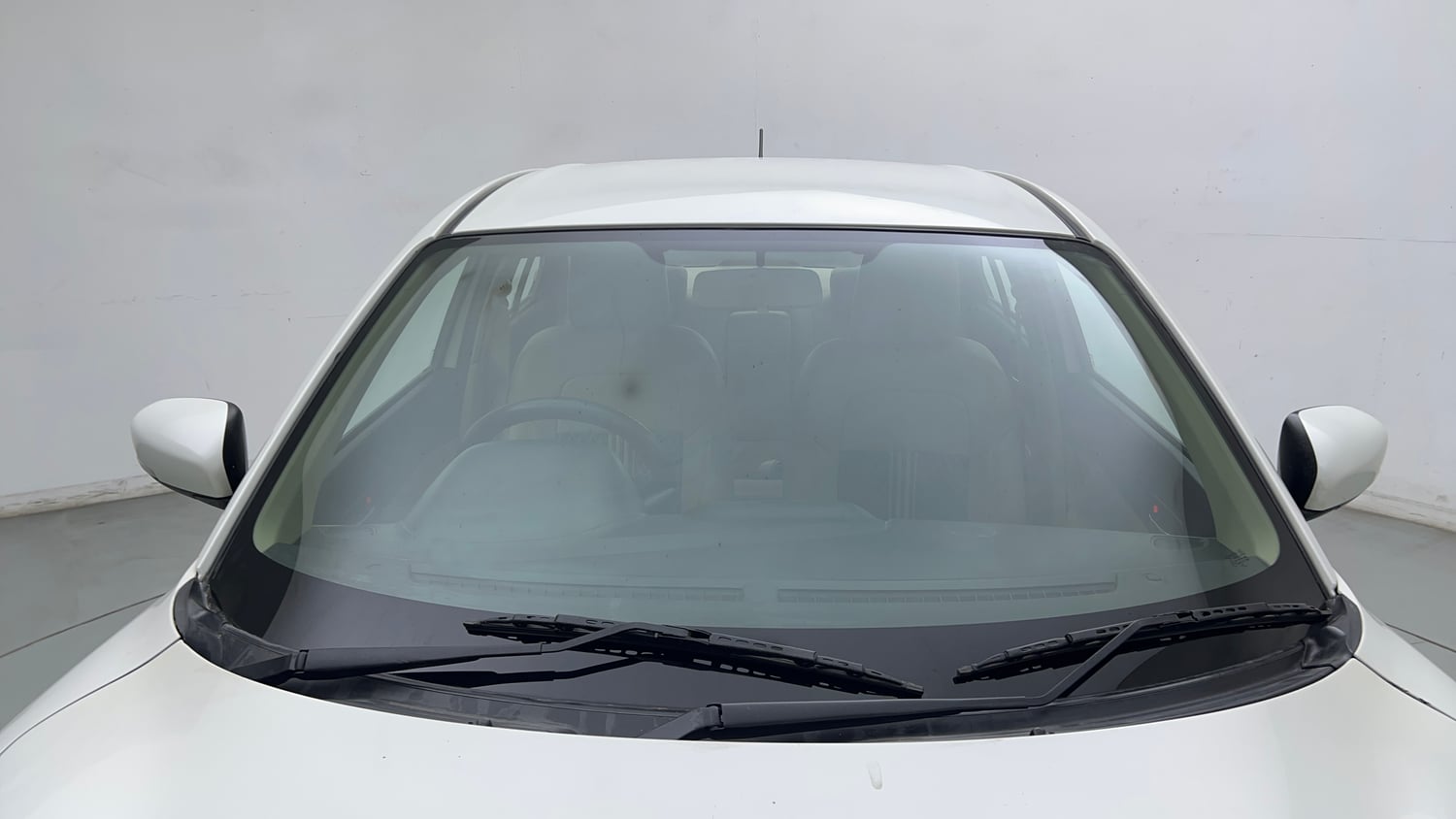 Used 2022 Maruti Suzuki Dzire VXi Petrol Manual exterior FRONT WINDSHIELD VIEW
