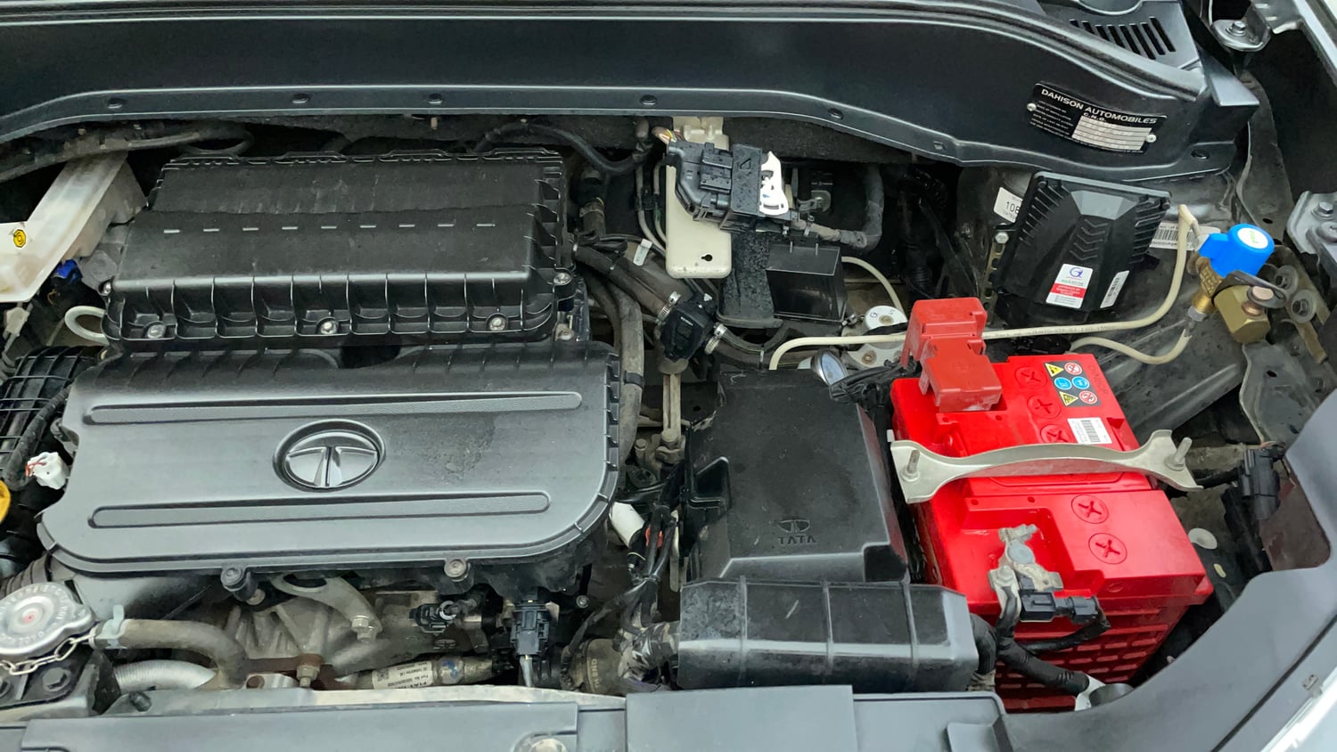 Used 2022 Tata Punch Accomplished MT Petrol + CNG(Outside Fitted) Cng Manual engine ENGINE LEFT SIDE VIEW