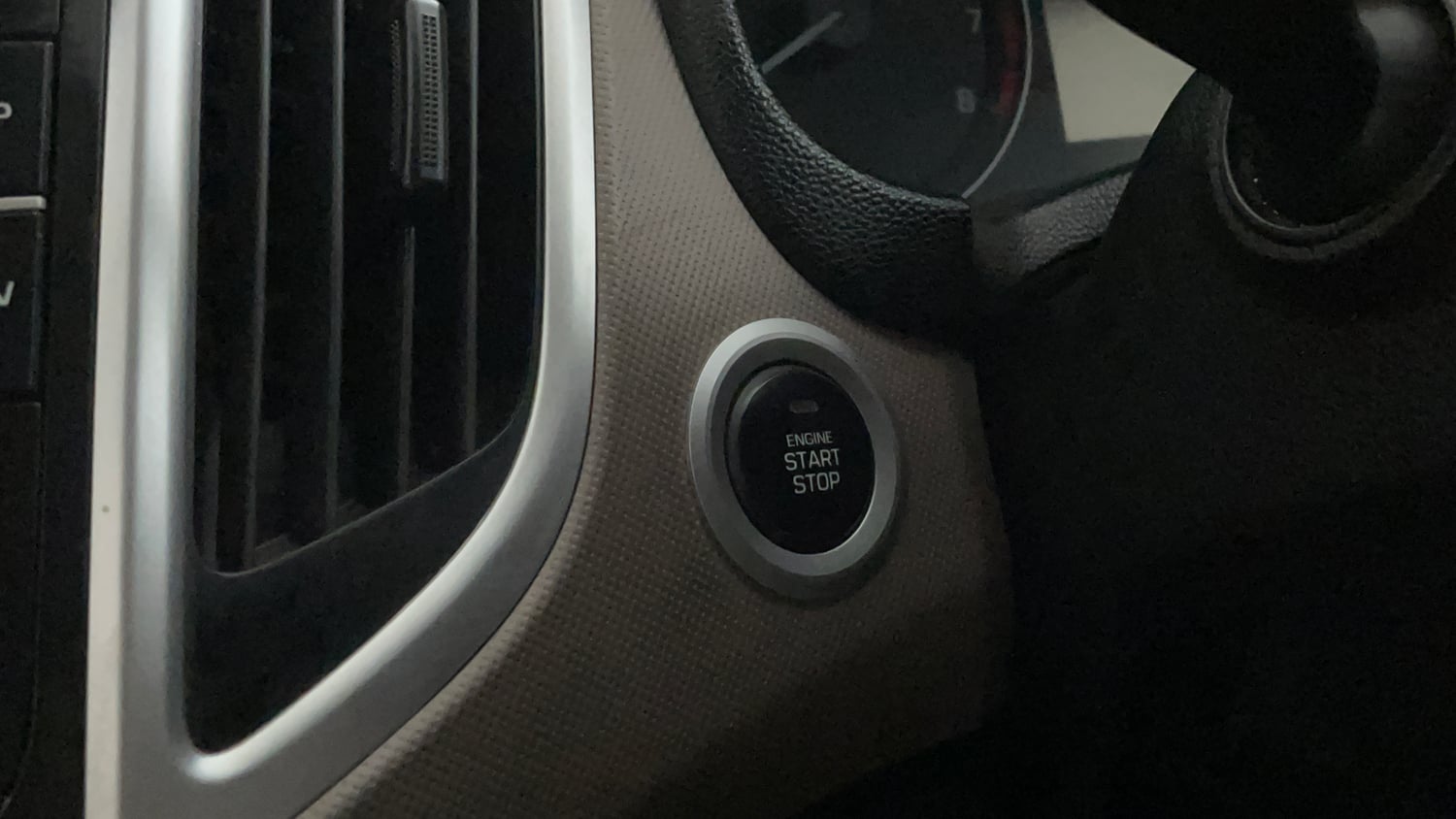 Used 2018 Hyundai Creta SX 1.6 AT Petrol Petrol Automatic top_features Keyless start