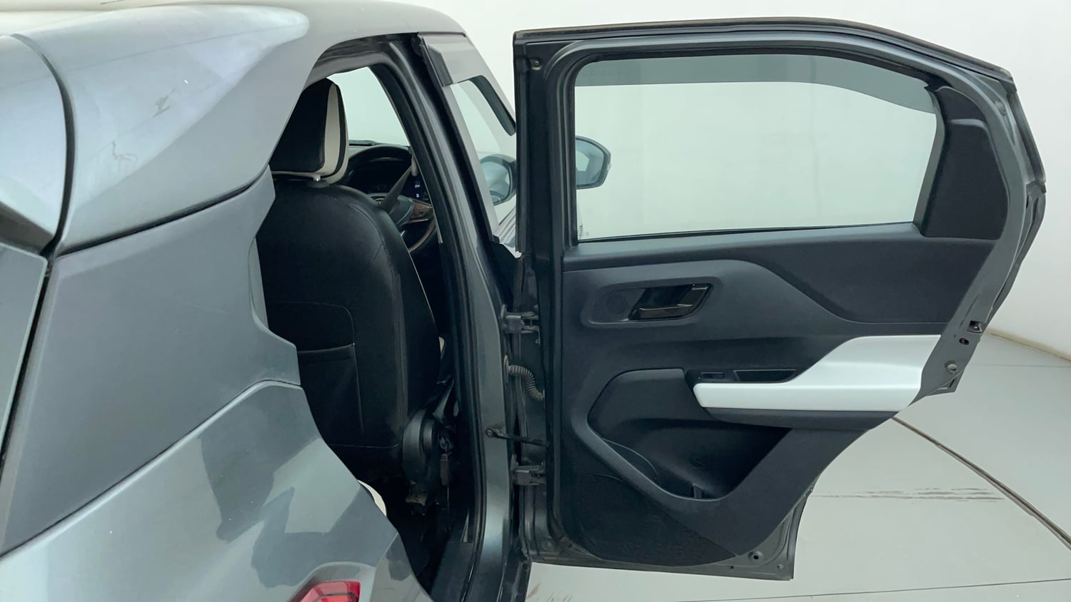 Used 2022 Tata Punch Accomplished MT Petrol + CNG(Outside Fitted) Cng Manual interior RIGHT REAR DOOR OPEN VIEW