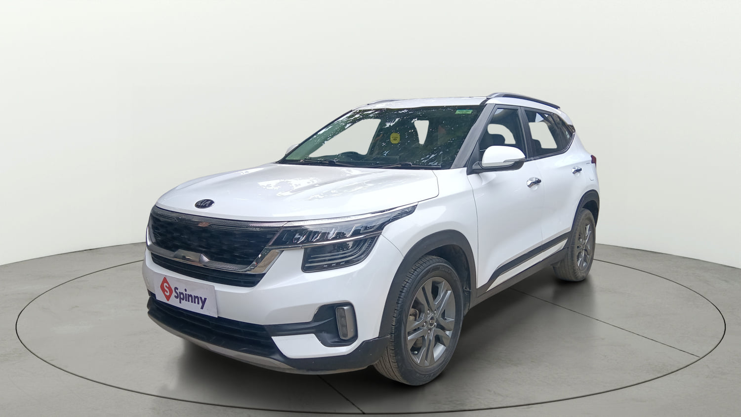 Used 2021 Kia Seltos HTX 1.5 Petrol Manual exterior LEFT FRONT CORNER VIEW