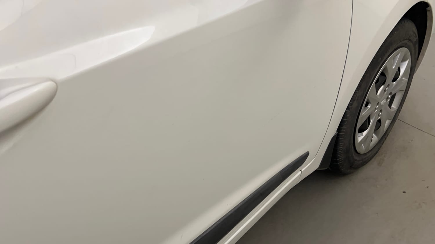 Used 2016 Hyundai Grand i10 Sportz 1.2 Kappa VTVT Petrol Manual dents MINOR SCRATCH