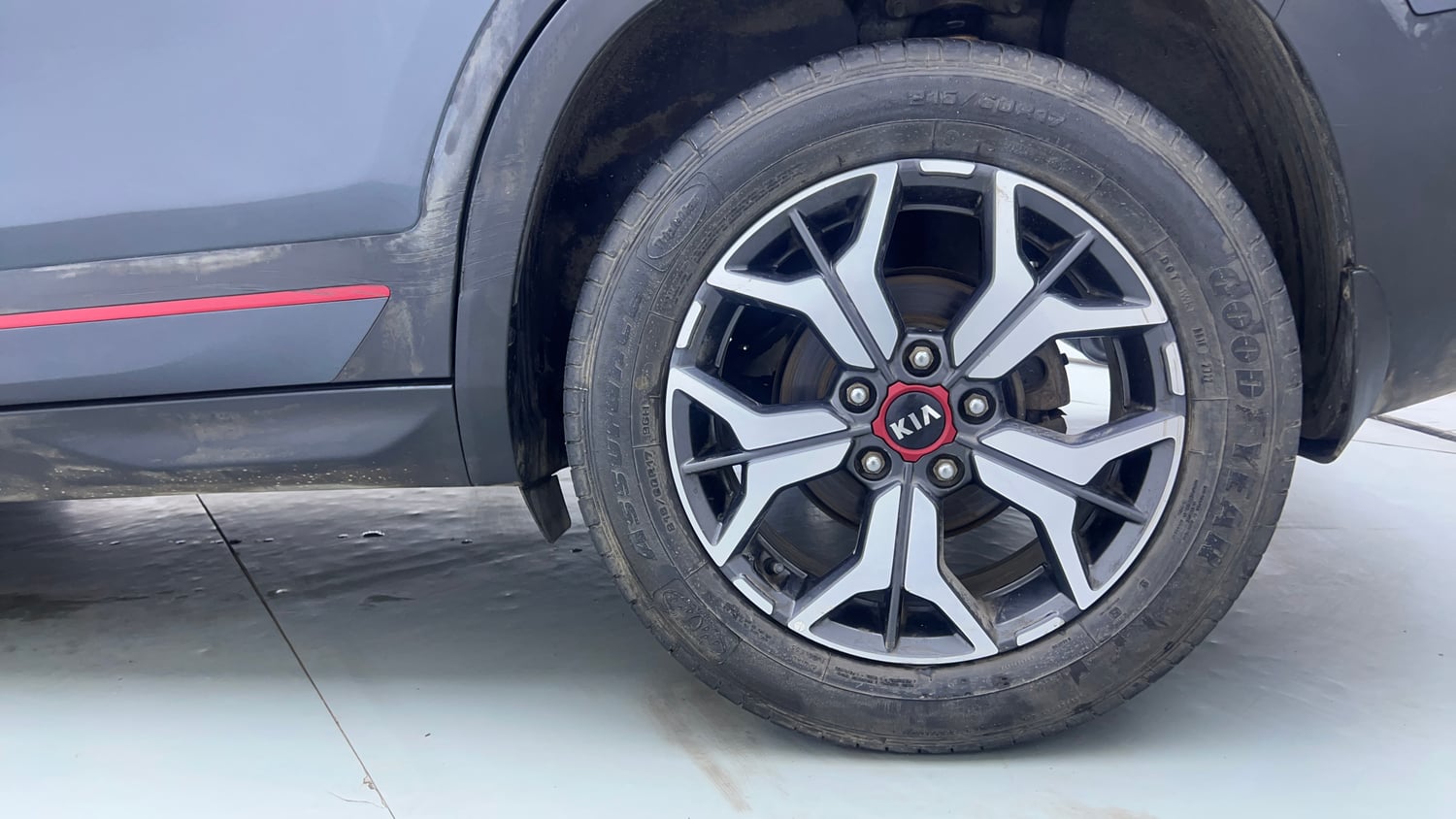 Used 2019 kia Seltos GTX Plus DCT 1.4 Petrol Automatic tyres LEFT REAR TYRE RIM VIEW