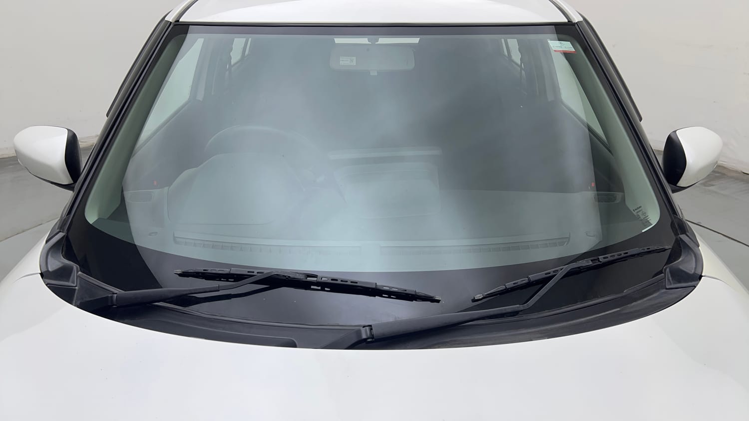 Used 2025 Maruti Suzuki Swift VXi Petrol Manual exterior FRONT WINDSHIELD VIEW