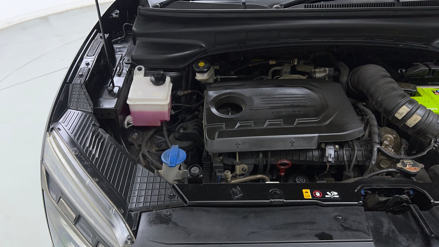 Used 2023 Hyundai Alcazar Prestige 7 STR 1.5 Diesel Diesel Manual engine ENGINE RIGHT SIDE VIEW