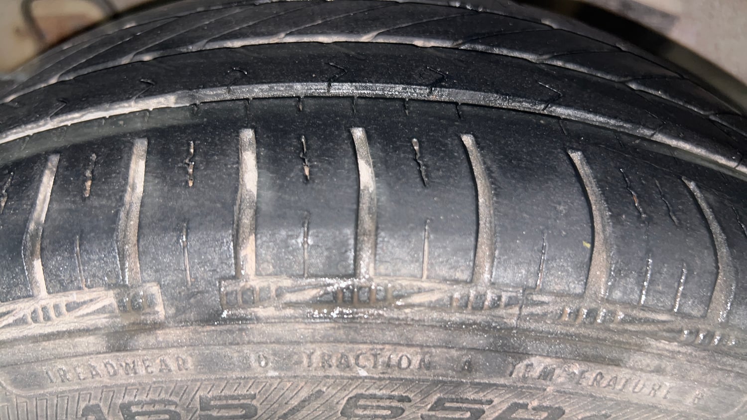 Used 2016 Hyundai Grand i10 Sportz 1.2 Kappa VTVT Petrol Manual tyres RIGHT REAR TYRE TREAD VIEW