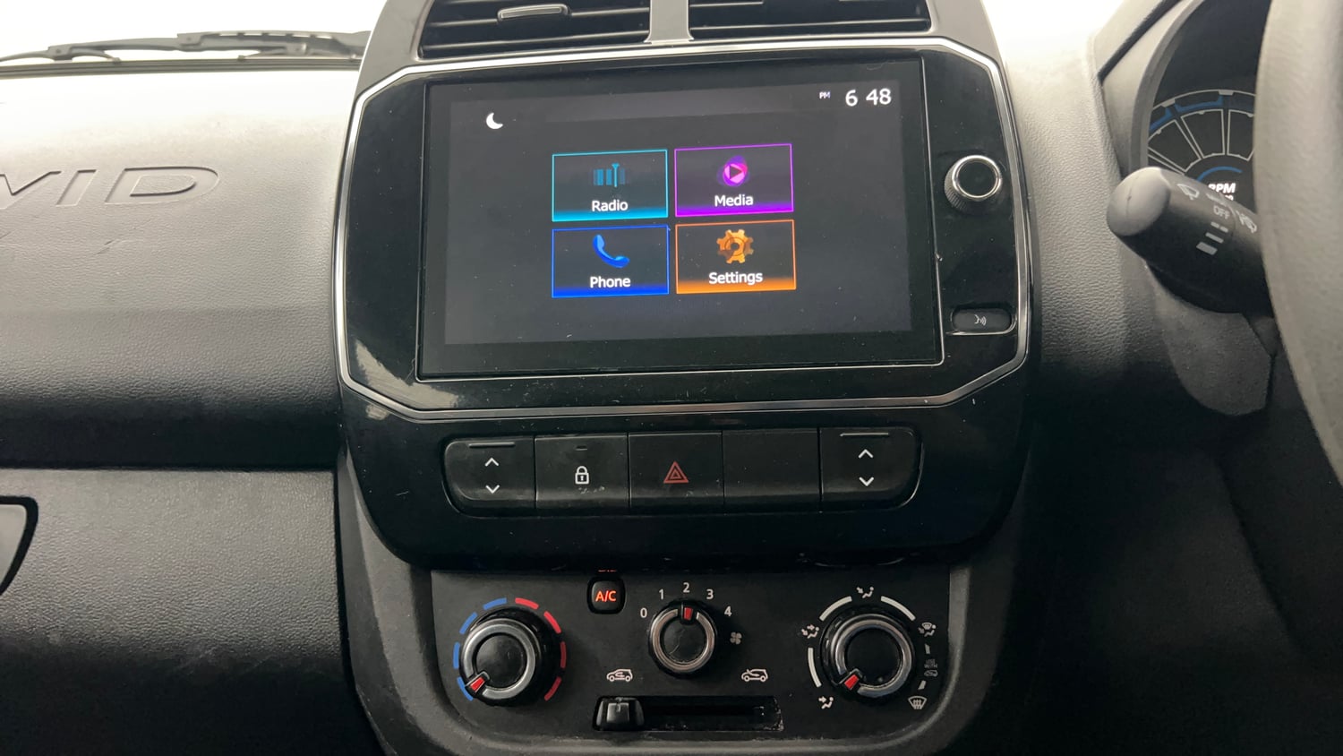 Used 2023 Renault Kwid RXT 1.0 AMT Petrol Automatic interior MUSIC SYSTEM & AC CONTROL VIEW