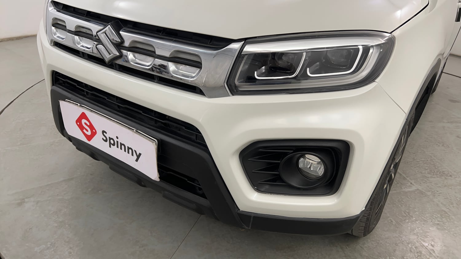 Used 2022 Maruti Suzuki Vitara Brezza VXi AT SHVS Petrol Automatic dents MINOR SCRATCH