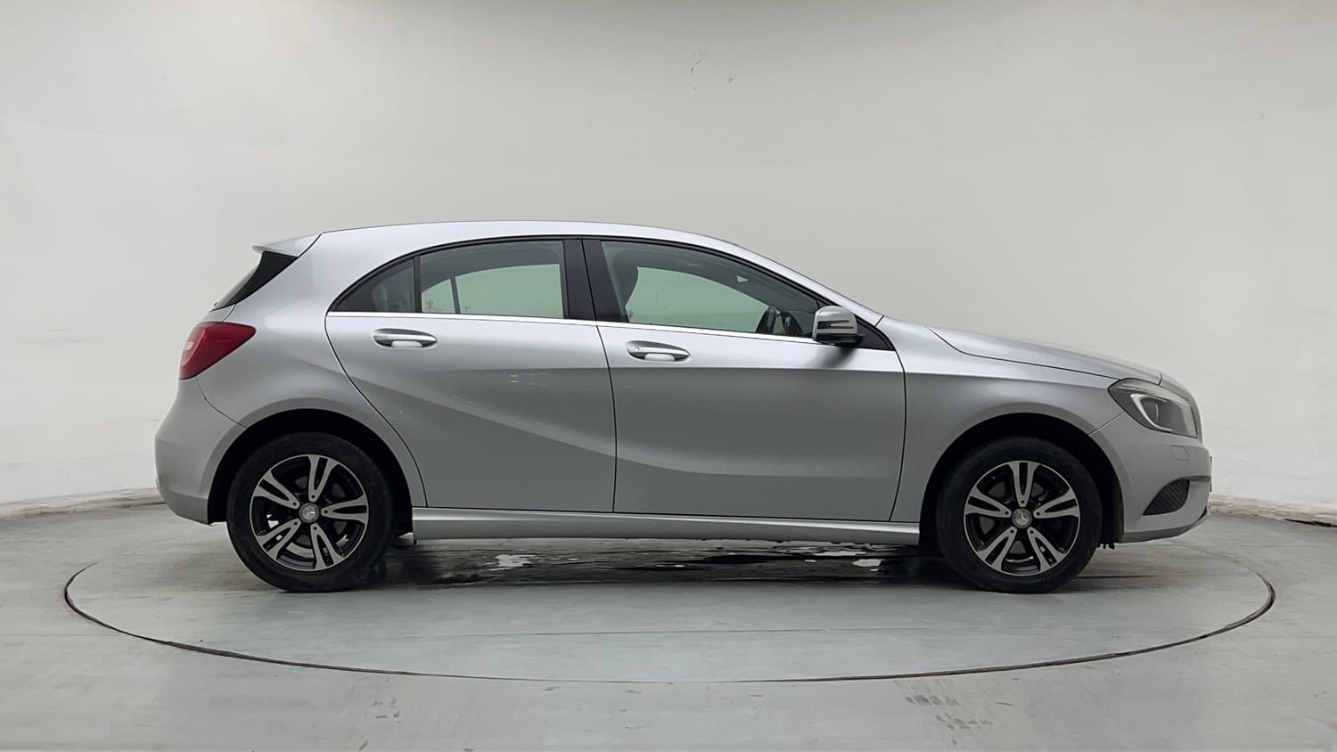 Used 2016 Mercedes-Benz A-Class A 180 Petrol Automatic exterior RIGHT SIDE VIEW