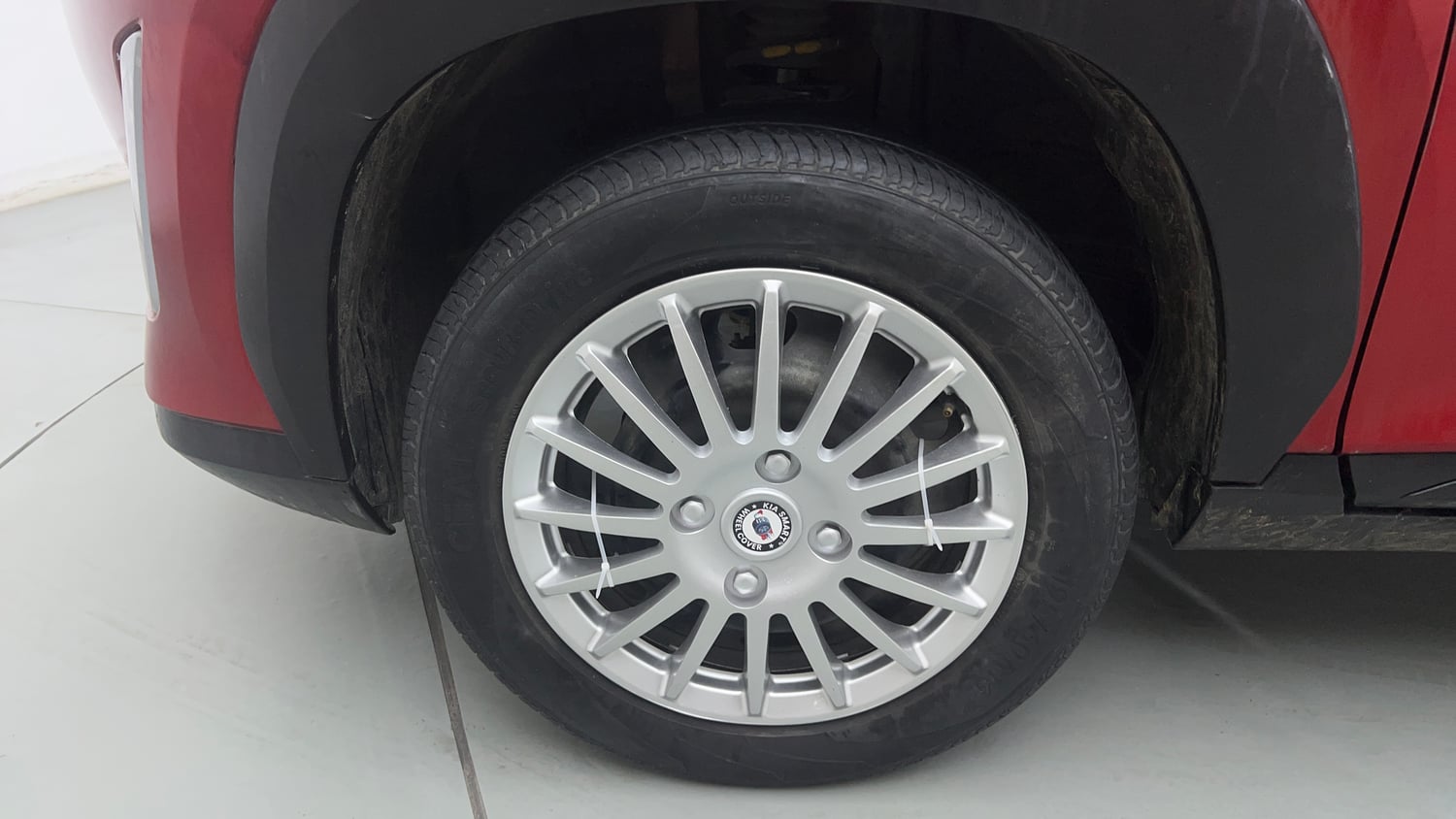 Used 2023 Nissan Magnite XL Petrol Manual tyres LEFT FRONT TYRE RIM VIEW