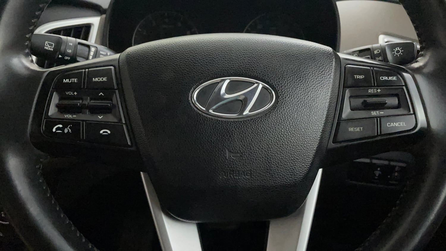 Used 2018 Hyundai Creta SX 1.6 AT Petrol Petrol Automatic top_features Airbags