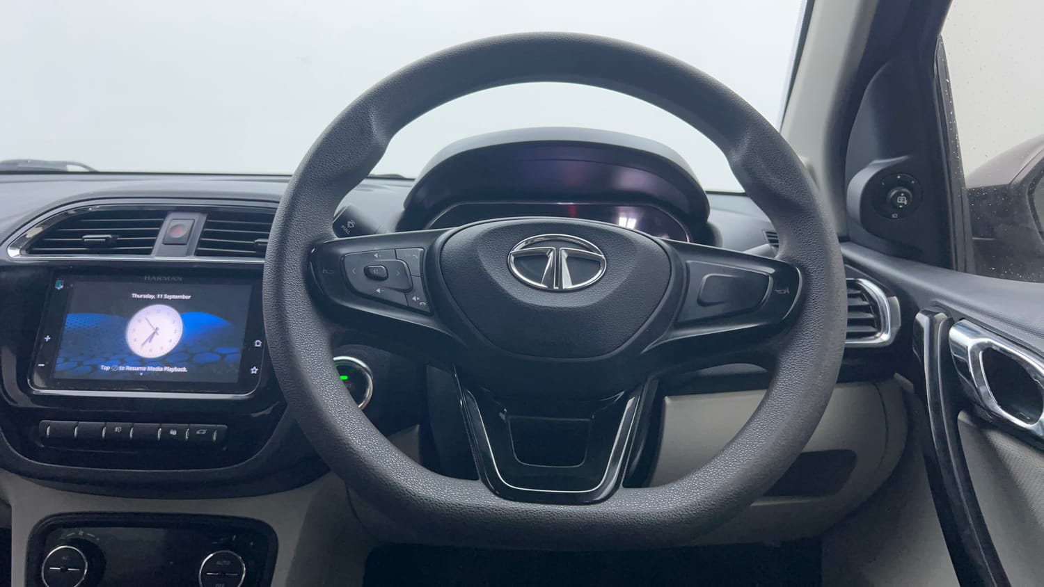 Used 2022 Tata Tigor XZ Plus Petrol Manual interior STEERING VIEW
