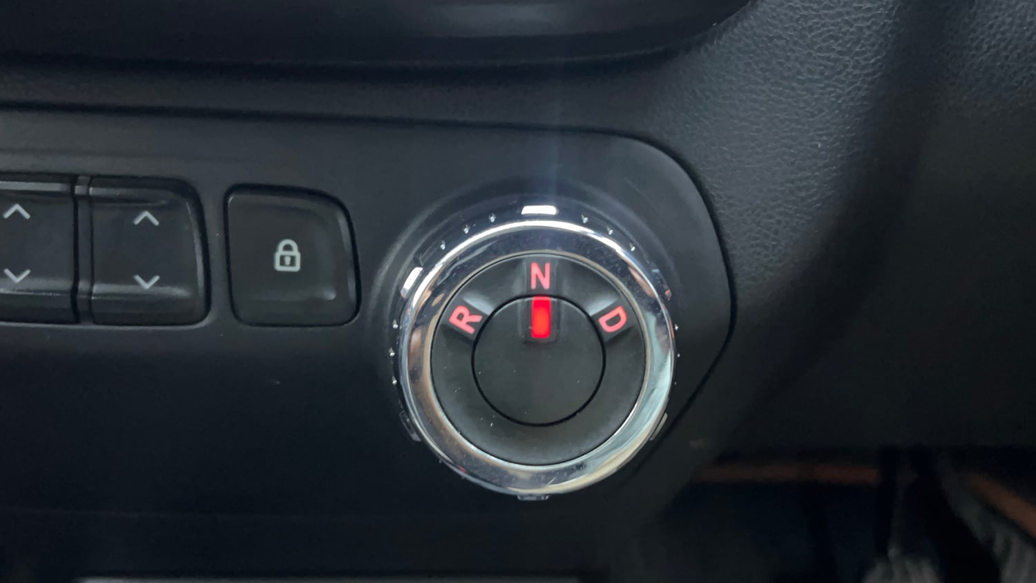 Used 2018 Renault Kwid CLIMBER 1.0 AMT Petrol Automatic interior GEAR  KNOB VIEW