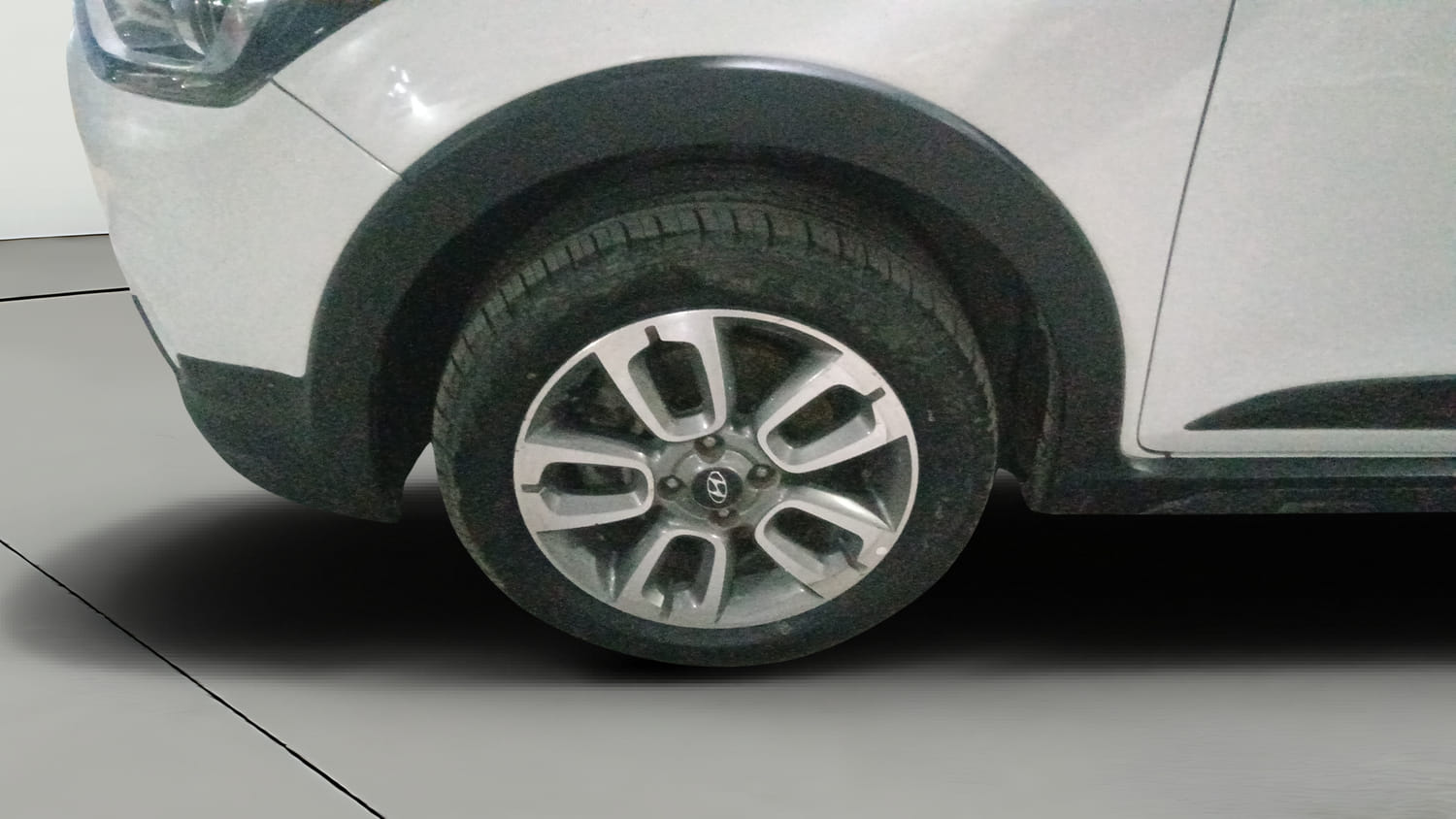 Used 2015 Hyundai i20 Active 1.4 SX Diesel Manual tyres LEFT FRONT TYRE RIM VIEW