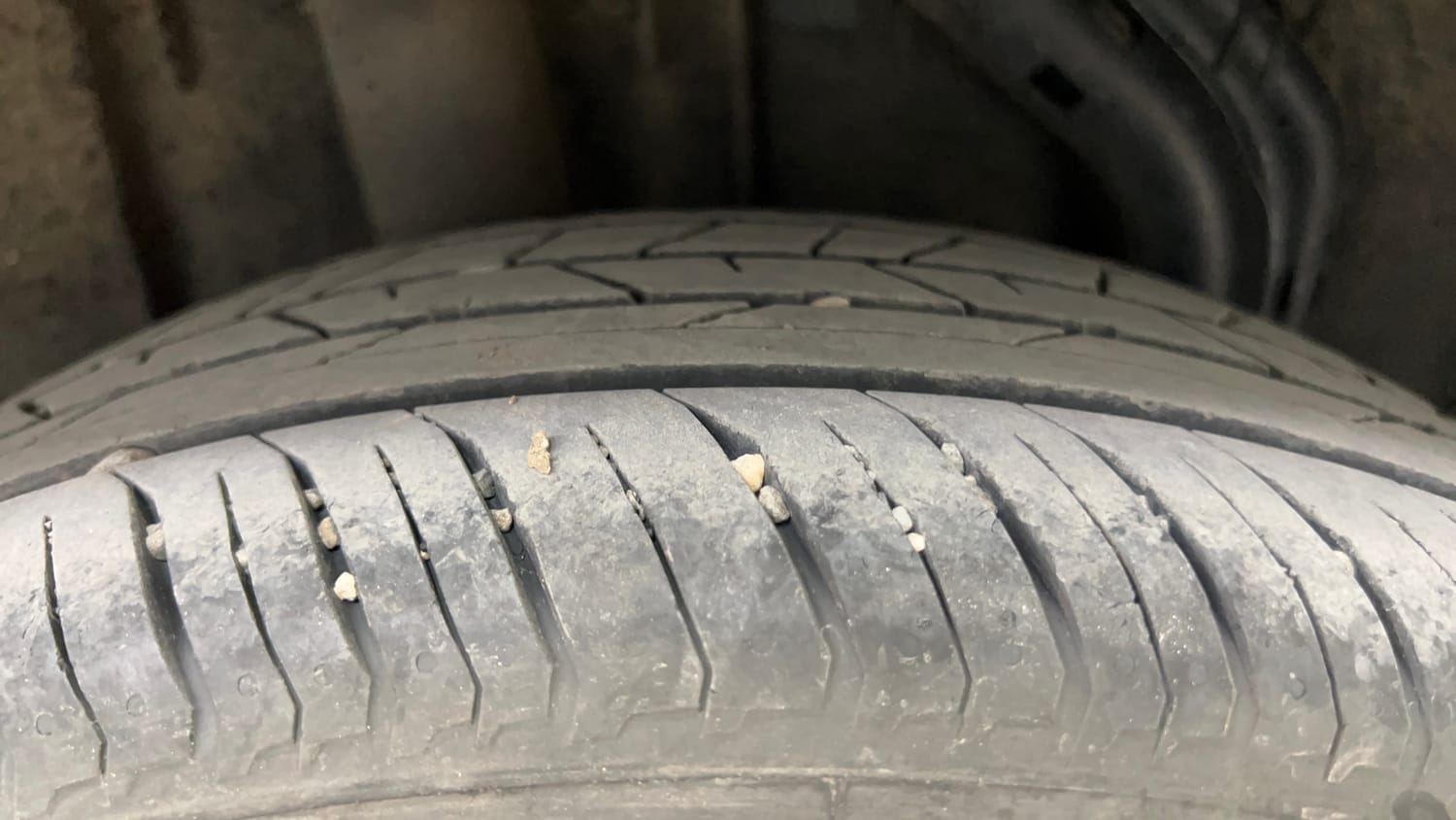 Used 2025 Nissan Magnite Visia B4D 1.0 Petrol MT Petrol Manual tyres RIGHT REAR TYRE TREAD VIEW