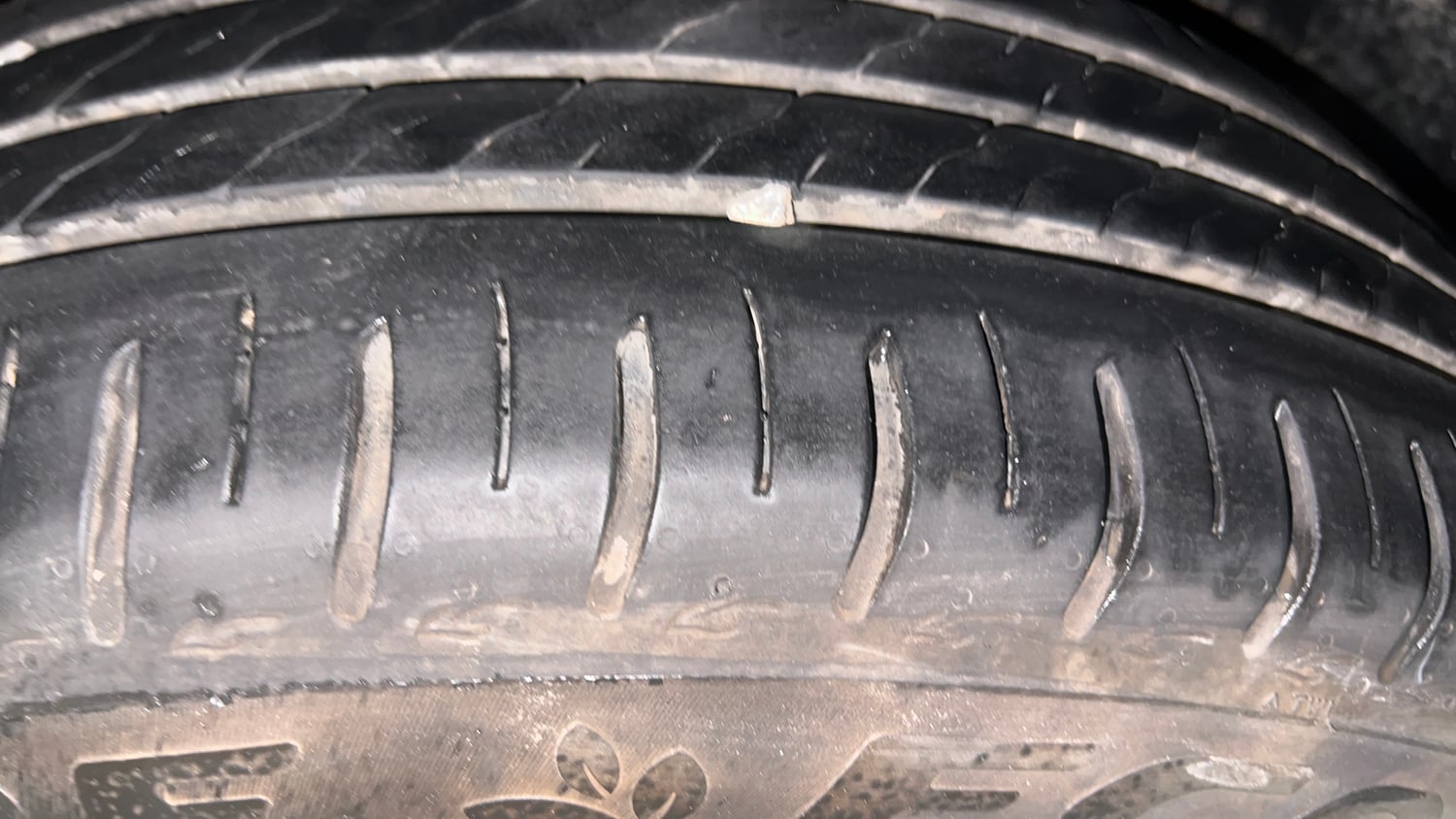 Used 2023 Tata Altroz XZA Plus Petrol Dark Edtion Petrol Automatic tyres LEFT REAR TYRE TREAD VIEW
