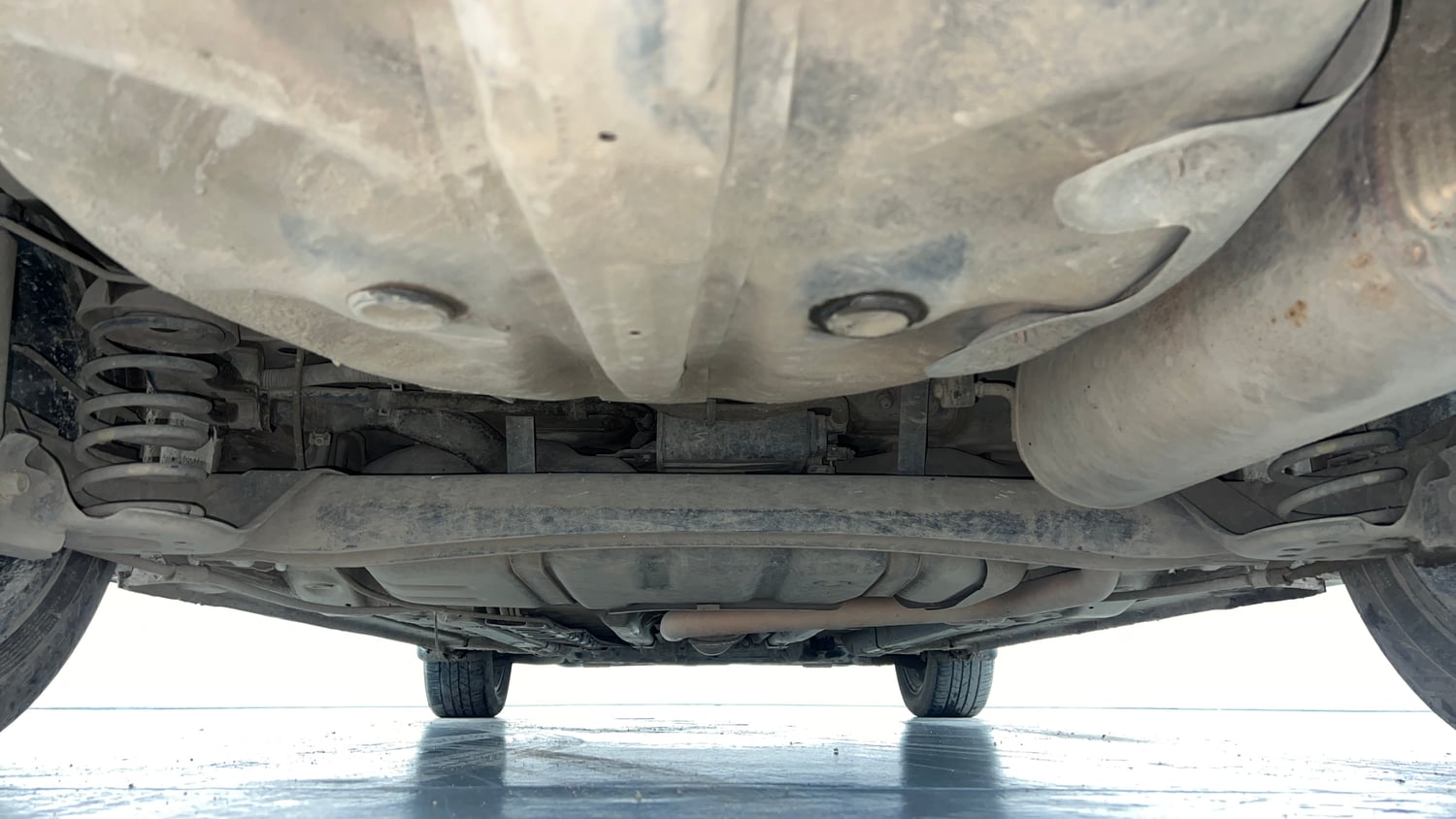 Used 2021 Hyundai Verna SX (O)1.5 MPi Petrol+ CNG (Outside Fitted) Cng Manual extra REAR UNDERBODY VIEW (TAKEN FROM REAR)