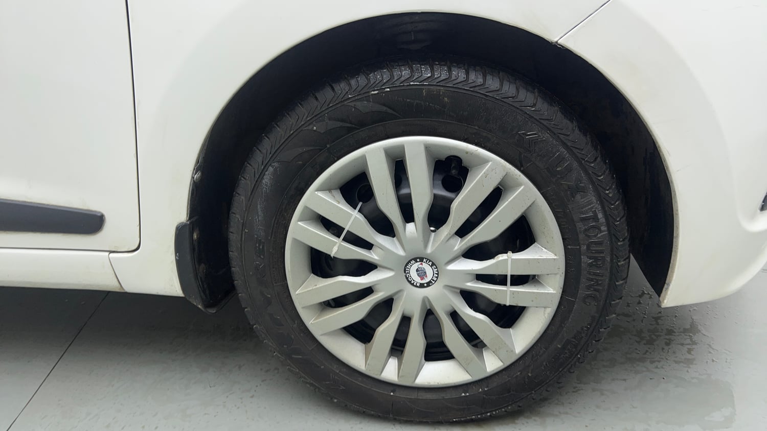 Used 2015 Hyundai Grand i10 Sportz 1.2 Kappa VTVT Petrol Manual tyres RIGHT FRONT TYRE RIM VIEW