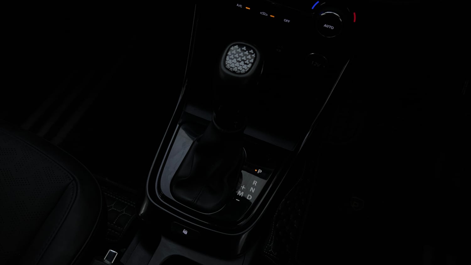 Used 2023 Tata Altroz XZA Plus Petrol Dark Edtion Petrol Automatic interior GEAR  KNOB VIEW