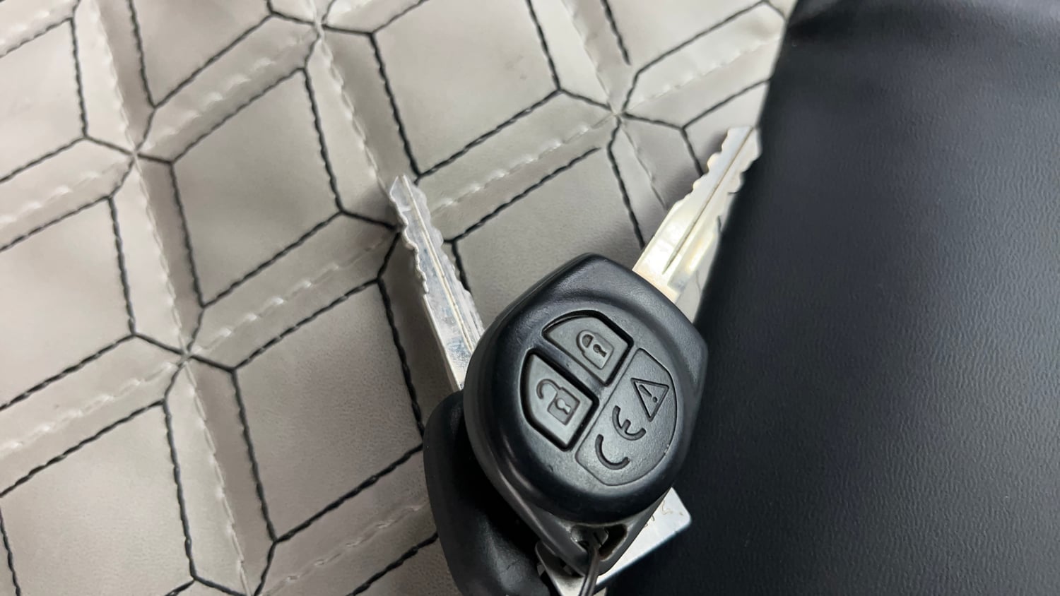 Used 2023 Maruti Suzuki S-Presso VXi (O) AMT Petrol Automatic extra CAR KEY VIEW